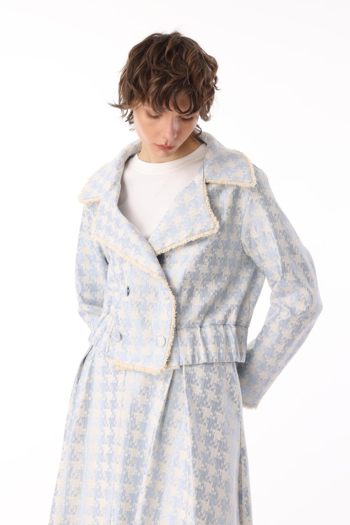 Noi Jacquard Houndstooth Patterned Buttoned Short Jacket Sky Blue
